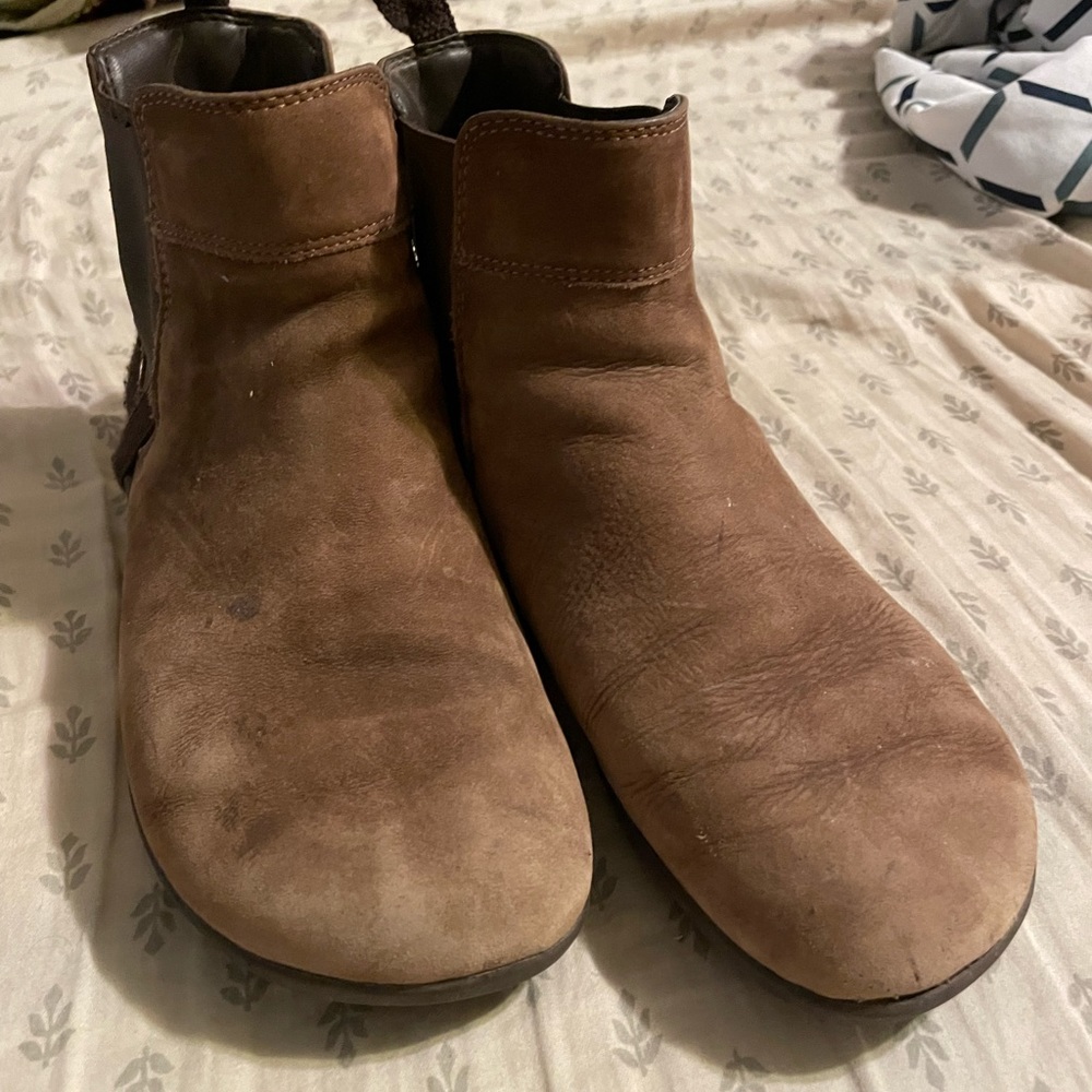 Xero Barefoot Chelsea Boots size 6.5Womens